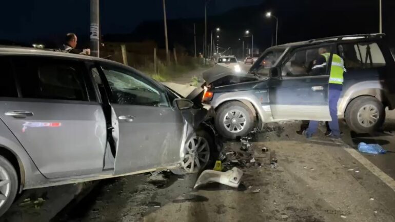 Aksident në aksin Lezhë-Shëngjin, tre persona përfundojnë në spital, dy prej tyre në gjendje kritike