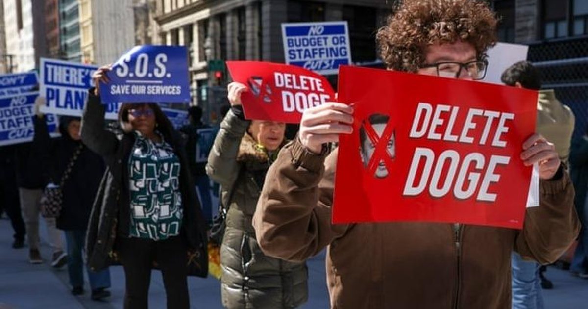 Alarm në SHBA! Kompanitë kineze rekruetojnë ish-punonjësit federalë të pushuar nga Trump