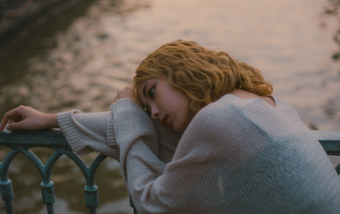 Arsyeja pse janari duket kaq i gjatë, sipas psikologëve