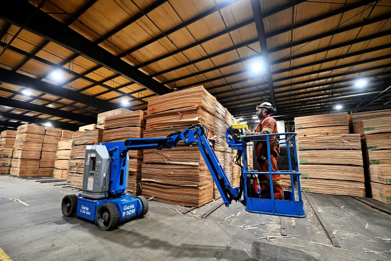 Barrierat tregtare dhe pasiguria, si frena të rritjes ekonomike