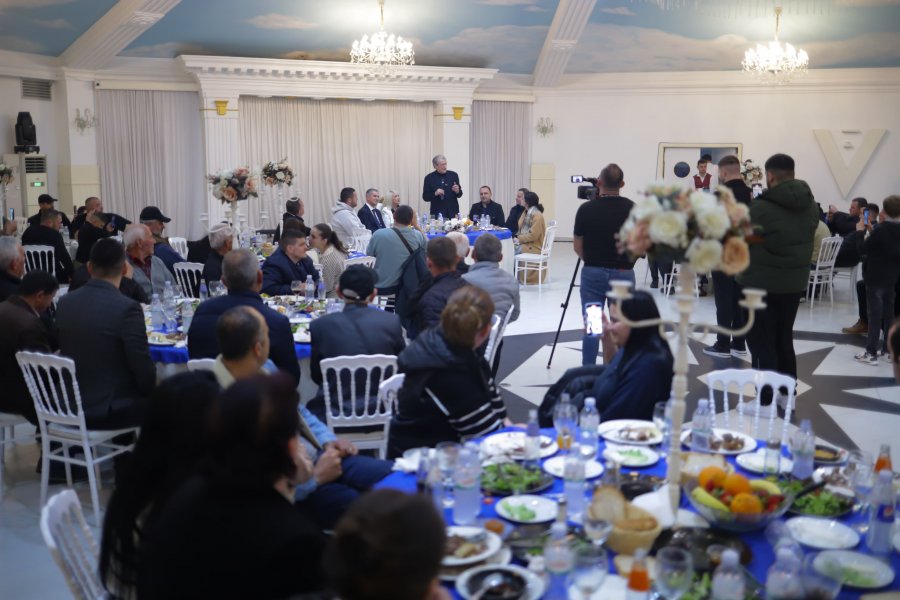 Berisha uron: Ramazani dhe Bajrami tjetër t‘i gjejë shqiptarët ashtu siç e meritojnë