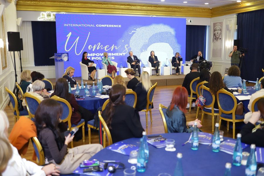 Berisha: Zonjat e nderuara janë luftëtare të pamposhtura kundër këtij regjimi dhe kanë një meritë të jashtëzakonshme