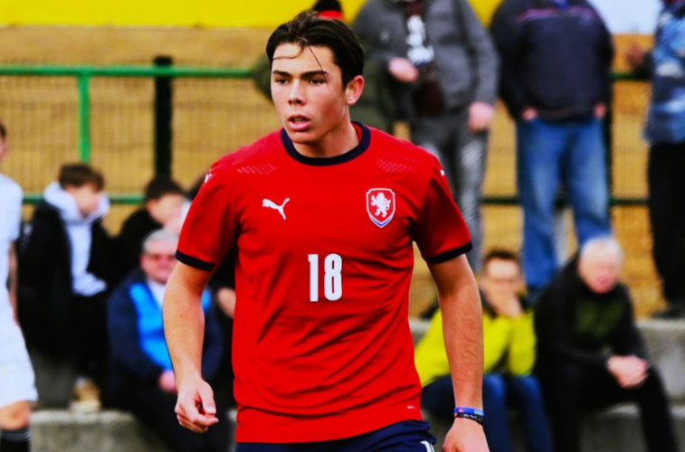 Djali i Buffon shënon golin e parë me fanelën e Çekisë