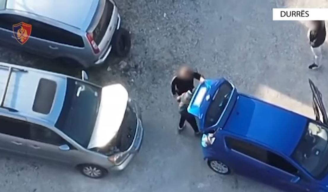 Durrës, operacioni policor “Spring”, vë në pranga 3 shtetas, sekuestrohen 3.5 kilogramë kanabis