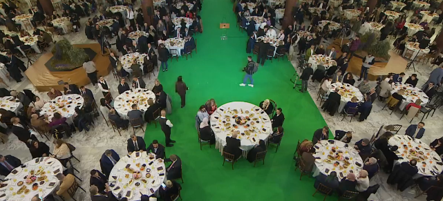 Edi Rama dhe bashkëshortja e tij, Linda Rama, shtruan një iftar mbrëmjen e sotme në Elbasan