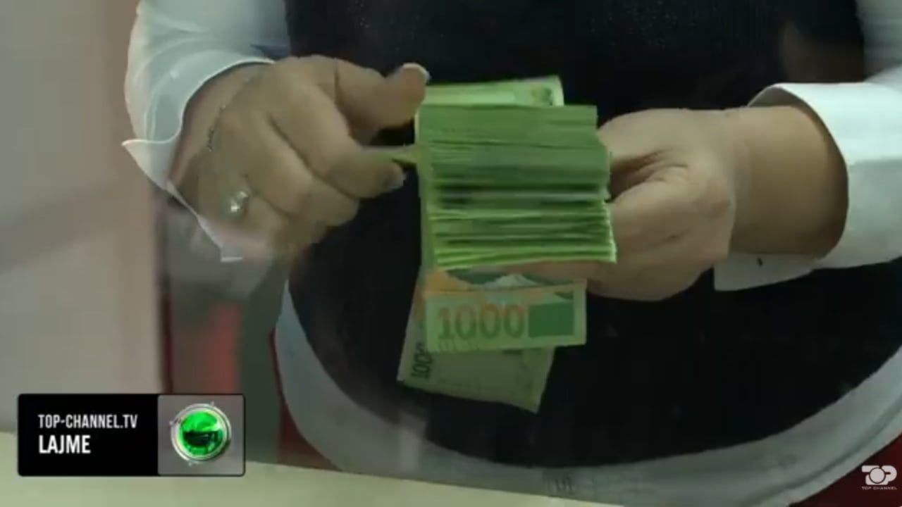 Emigrantët sollën 1 miliard euro/ Remitancat u rritën gjatë vitit 2024. Dërgesat nga bankat bëhen më të lira