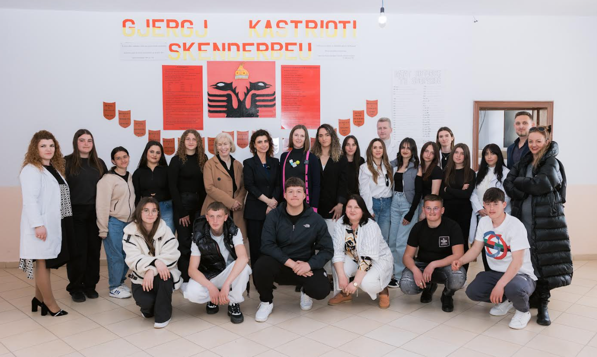 Fondacioni Vodafone Albania mbështet zhvillimin e aftësive digjitale të të rinjve në veri