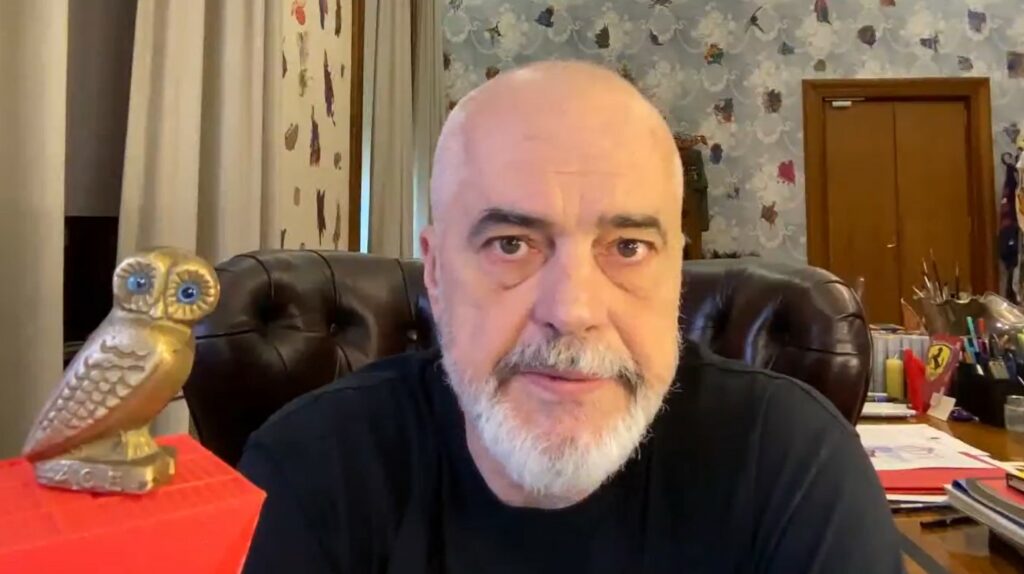 Foto me Bashën? E do me autograf?! Rama i përgjigjet kërkesës: Jemi të lidhur me zemër!