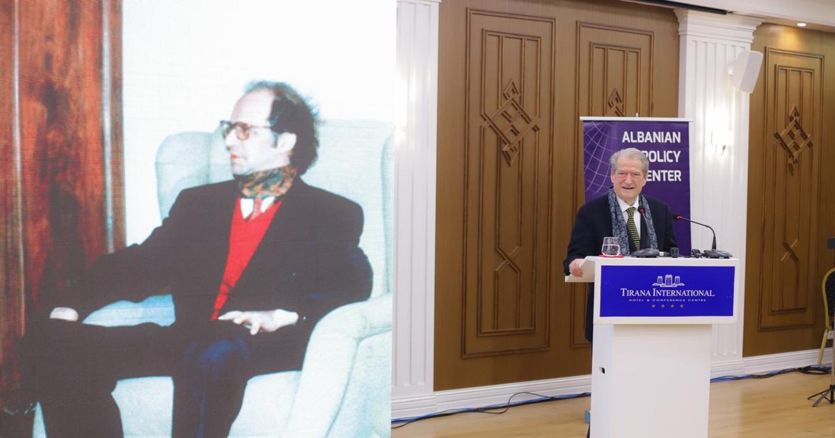 FOTOLAJM- Berisha kujton Rugovën, e “kopjon” edhe me veshje, shfaqet me shall