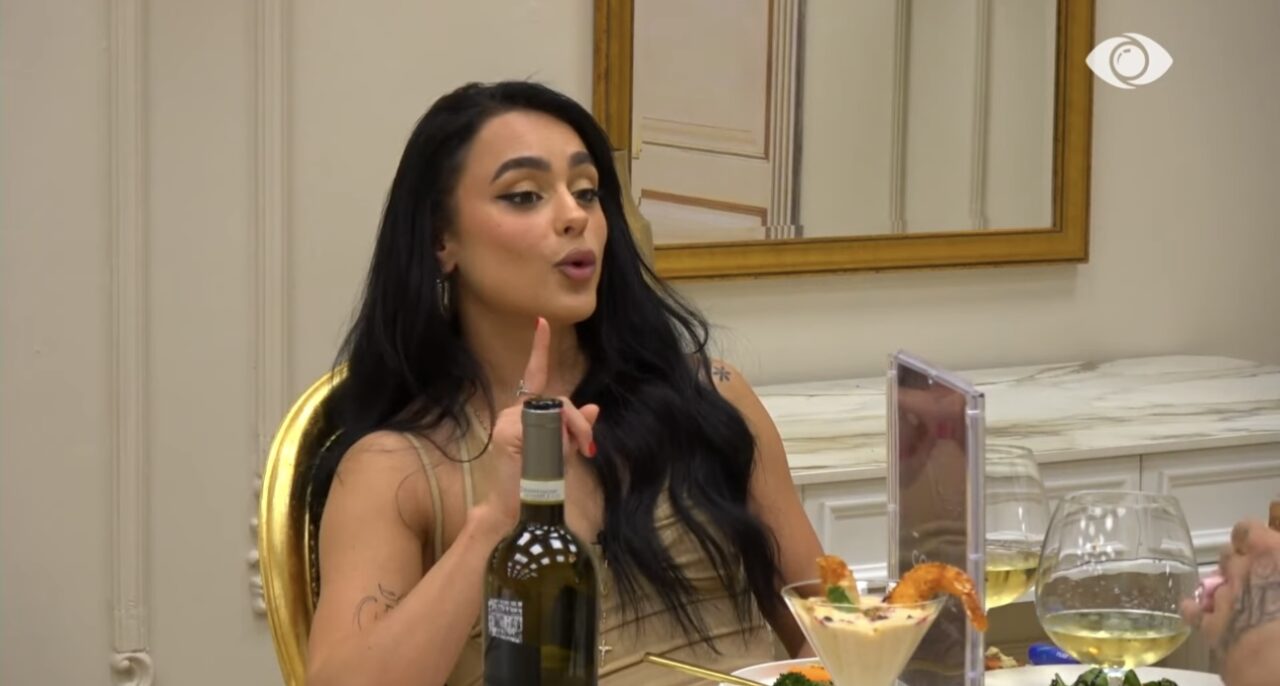 Gjesti nuk përmbahet ndaj Eglit: Dua të të puth!