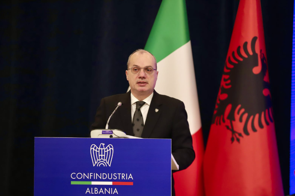 Hasani në Asamblenë e Confindustria Albania: Urë lidhëse për tërheqjen e investitorëve të huaj dhe diasporës