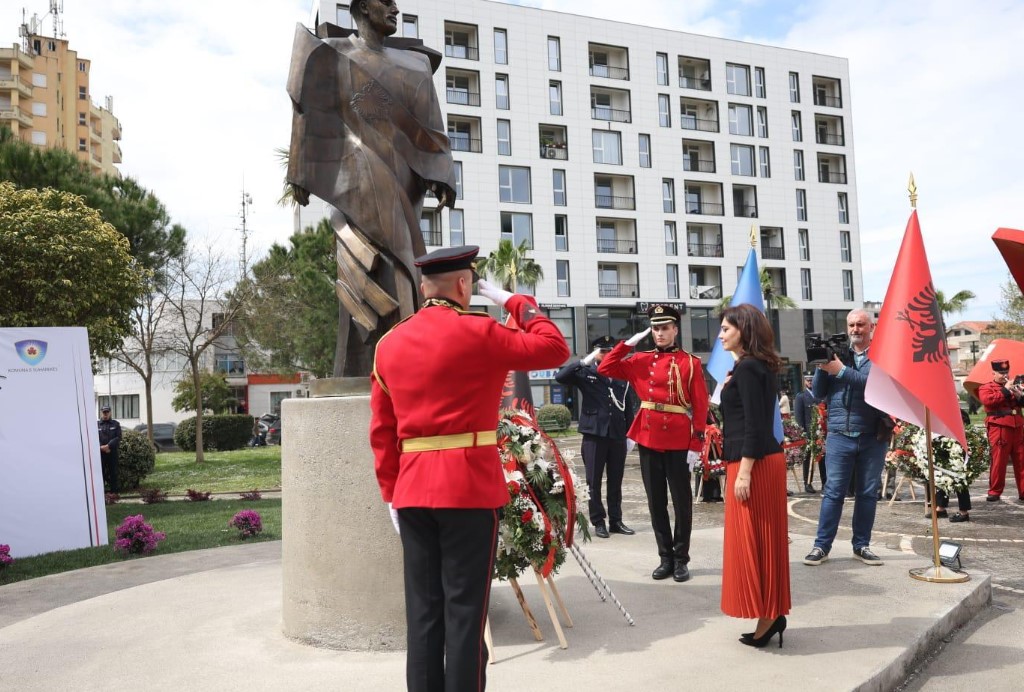 Inagurohet shtatorja e dëshmorit Indrit Cara/ Spiropali: Ushtar i Kavajës, të rënë në luftë për çlirimin e Kososvës