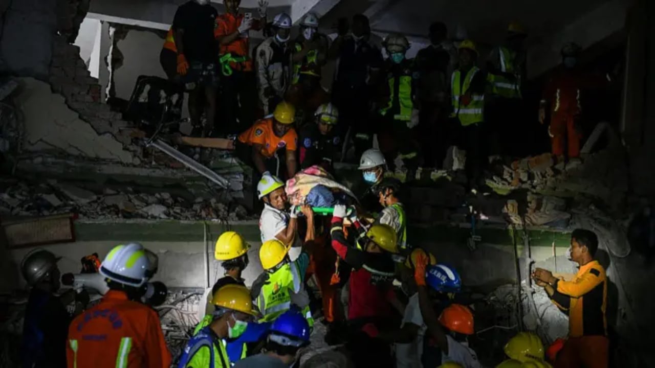 “Jetë nën rrënoja pas 60 orësh”/ Shpëtohen 4 persona të tjerë pas tërmetit në Mianmar