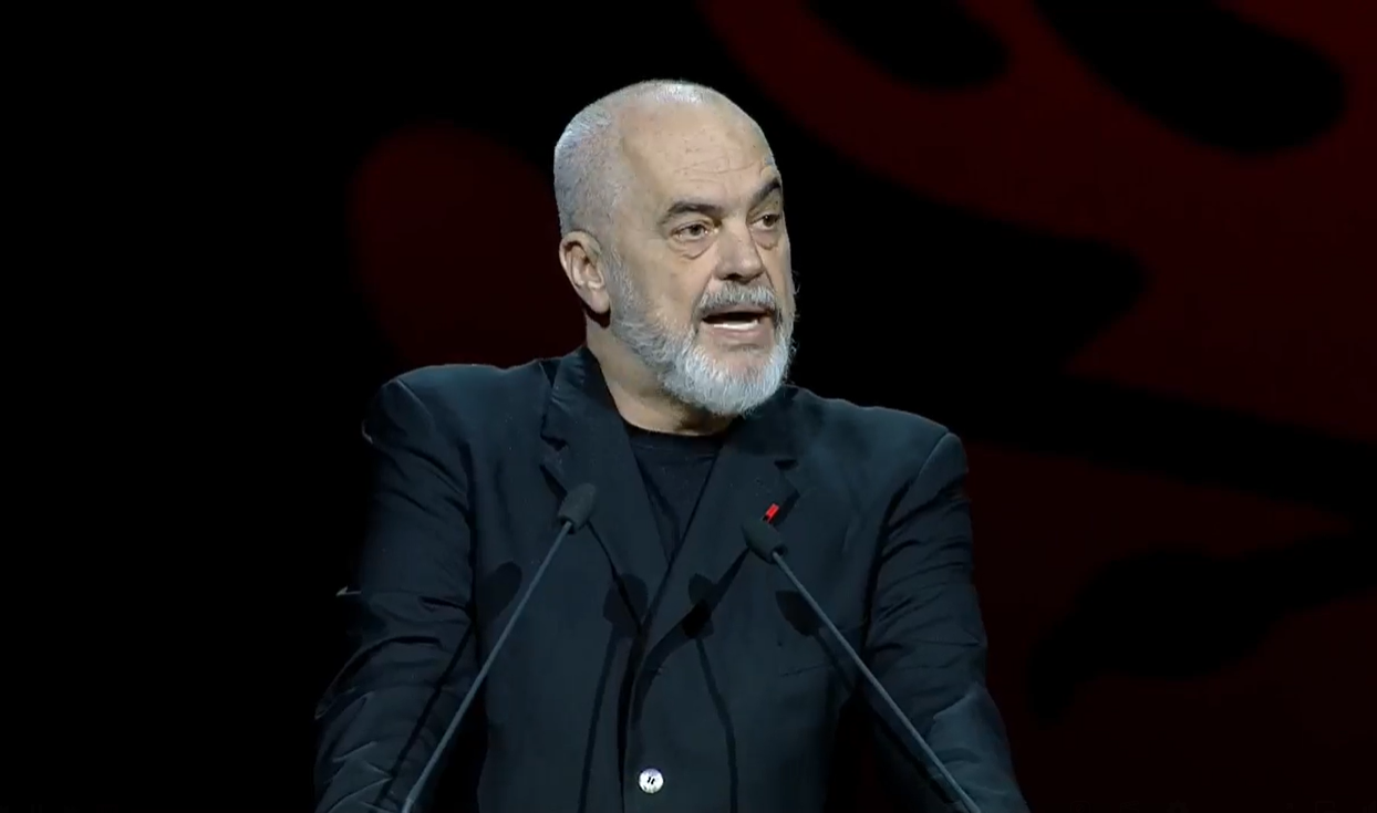 “Kur erdhëm ishim 100 shkallë më poshtë, sot jemi një hap larg grekëve”/ Rama tregon bisedën me taksistin në Athinë dhe fton emigrantët të kthehen: Nesër, do të jeni shumë më mirë se këtu