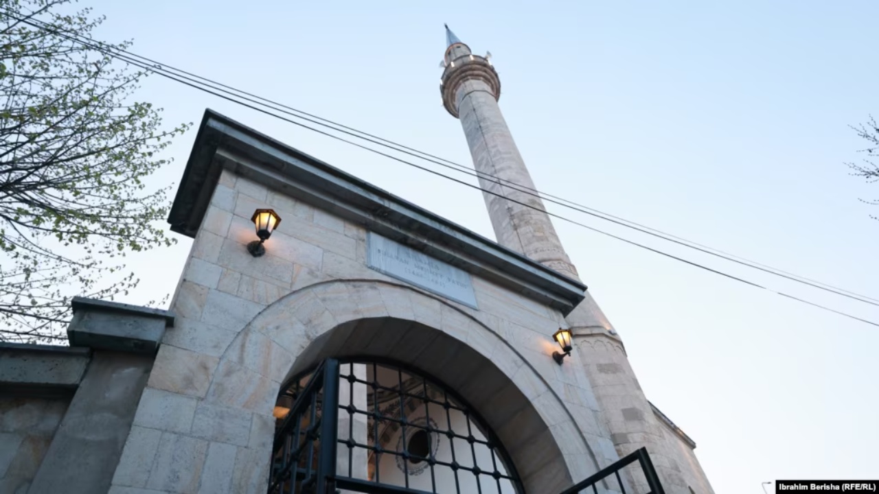 Liderët urojnë Fitër Bajramin me thirrje për tolerancë