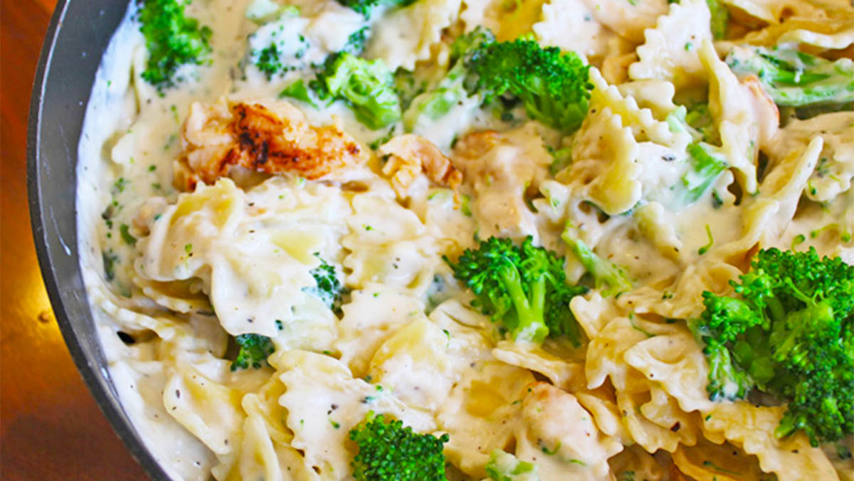 Makarona Flutur me Pulë dhe Brokoli me Shije Fantastike