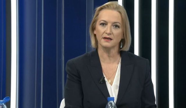 Mishi i pulës me salmonelë në vend, Denaj heq përgjegjësinë nga vetja: Fajin e ka biznesi, nuk lejoi…