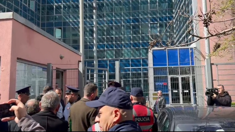 Në SPAK rezistenca kundër resortit të Bashkim Ulajt në Velipojë, Banorët: Ja si na u grabit prona, t’i tregojmë…