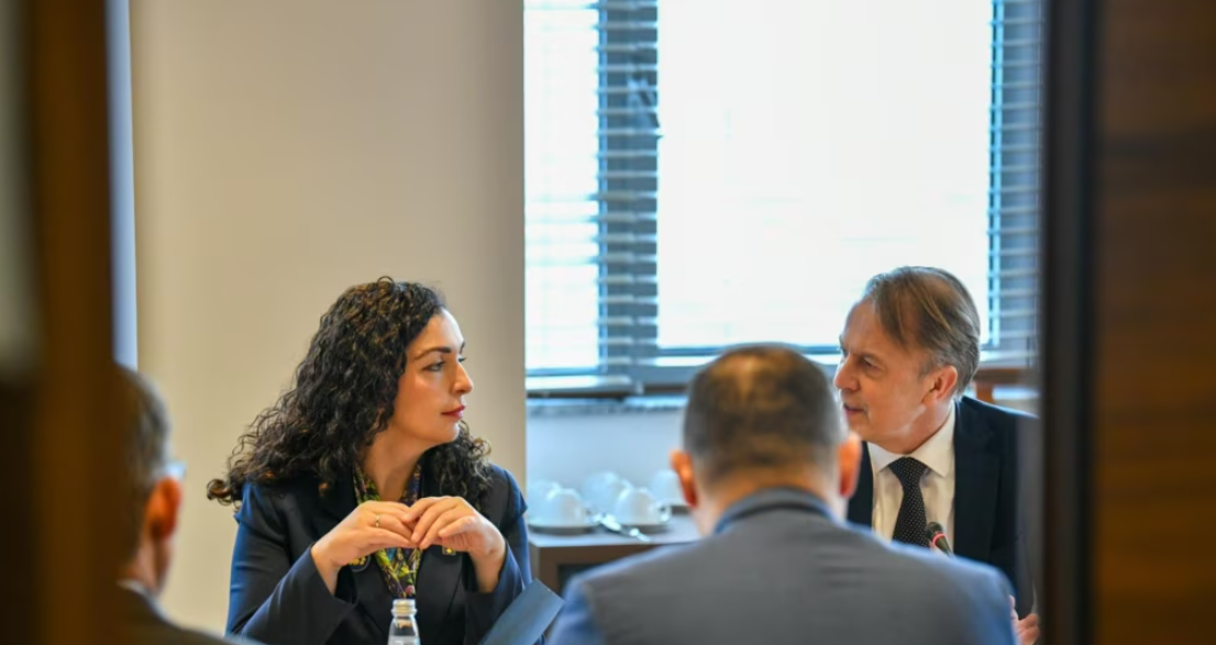 Osmani kërkon përsëri heqjen e masave ndaj Kosovës në takim me ambasadorët e BE-së