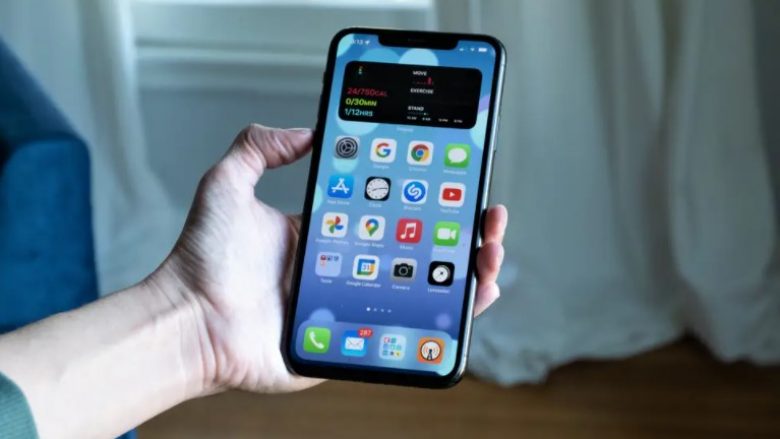 Përdorimi i celularit para gjumit rrit rrezikun e pagjumësisë