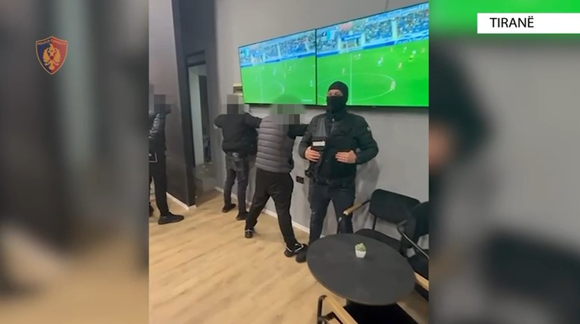 Përshtati lokalin për përdorim e shitje të drogës, shpallet në kërkim pronari! Arrestohet punonjësi 18-vjeçar, sekuestrohen armë