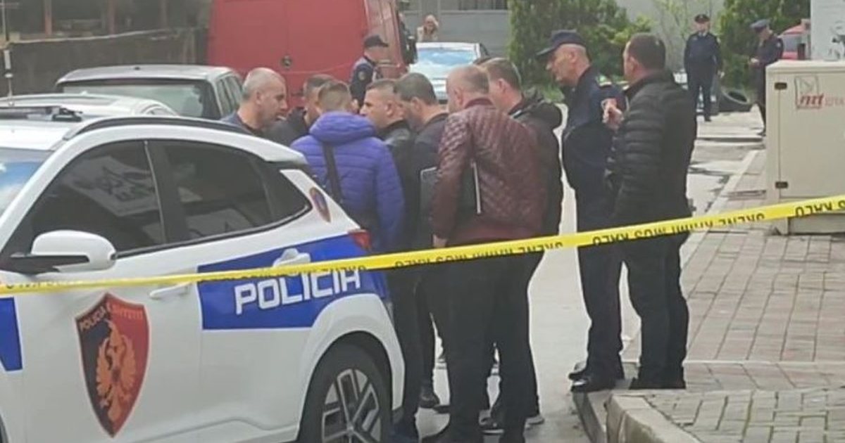 Plagosi me armë zjarri 29-vjeçarin për vendin e parkimit! Shpallet në kërkim autori