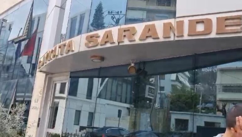 Plagosi me tre thika bashkëmoshatarin, lirohet 17-vjeçari, ja çfarë thotë Gjykata e Sarandes