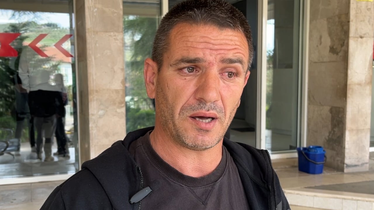 Plagosja me thikë e 17-vjeçarit në Sarandë/ Babai: Konflikti ka nisur më herët, nga frika tha se ishte rrëzuar nga shkallët