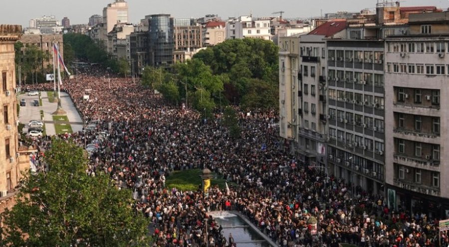 Protesta në Serbi, bllokime të reja rrugësh në qytete të ndryshme