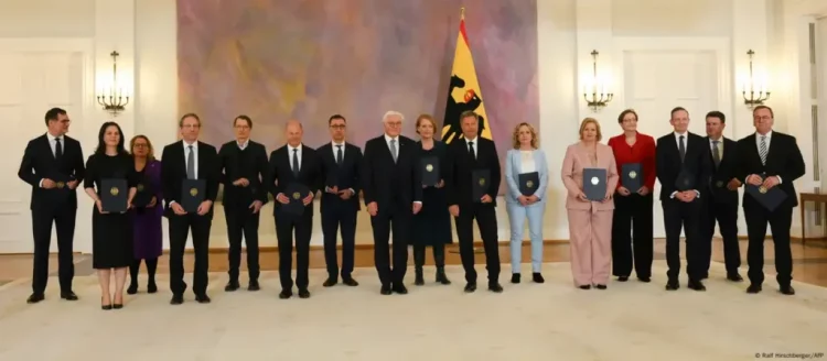 Qeveria e Scholz-it tani vetëm qeveri në detyrë