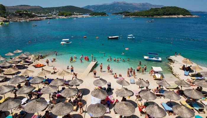 Rama: Ksamili si një krevat i madh. Ka ngelur pa parë vetëm shezlongë nën ujë dhe çmime 1 mijë euro, aty ngelesh shtatzënë se s’bën dot tjetër gjë