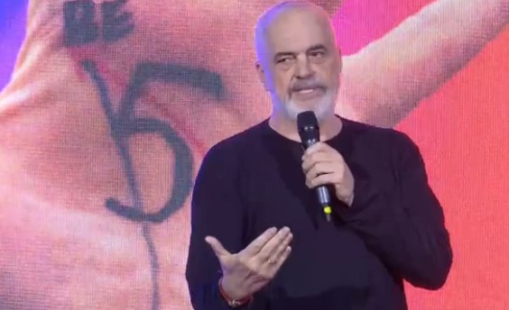 Rama me shqiptarët në Athinë: Kush kthehet në Shqipëri, do të jetë më mirë se këtu