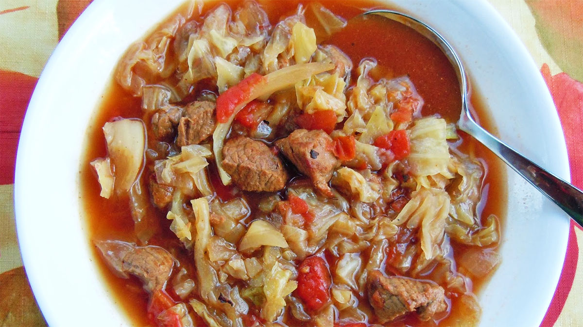 Receta më e Mirë e Gatimit me Mish dhe Lakër të Bardhë – Si ta Përgatisni në Mënyrën më të Shijshme