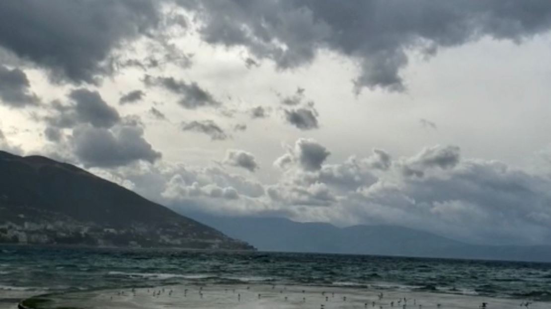 Reshje shiku dhe temperatura të ftohta, parashikimi i motit për ditën e sotme