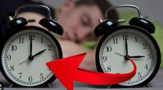 Rikthehet ora verore, të dielën akrepat do të lëvizin një orë përpara
