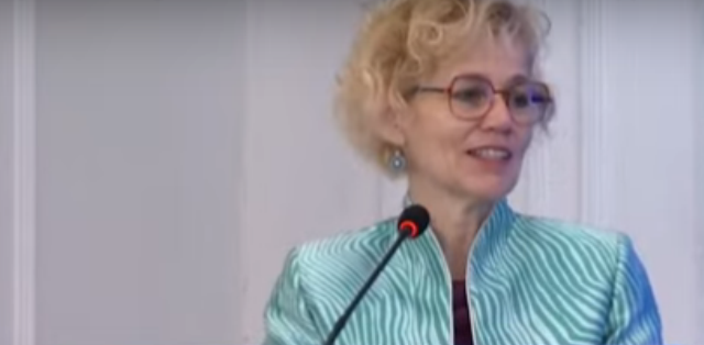 Roli i grave në politikë/ Mesazhi i Presidentes së EPP Women