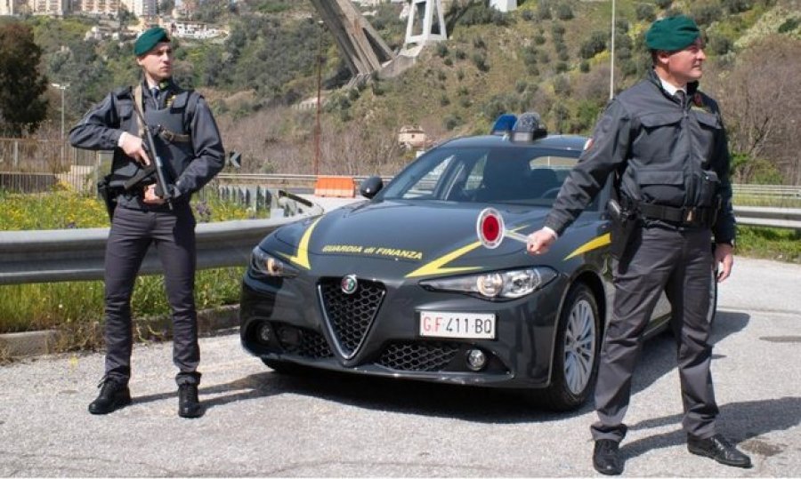 Rrëmbyen dhe dhunuan me shkop bejsbolli të miturin, arrestohen 2 trafikantët shqiptarë