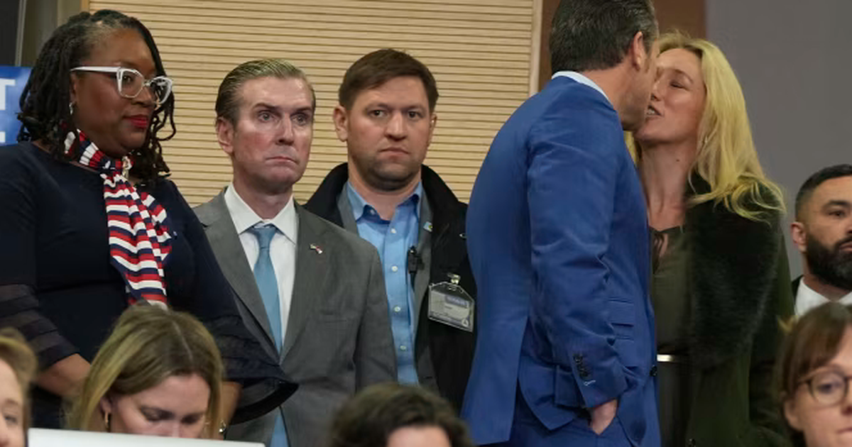 Sekretari Hegseth sërish në telashe pas mesazheve në Signal, merr gruan në takime “të ndjeshme”