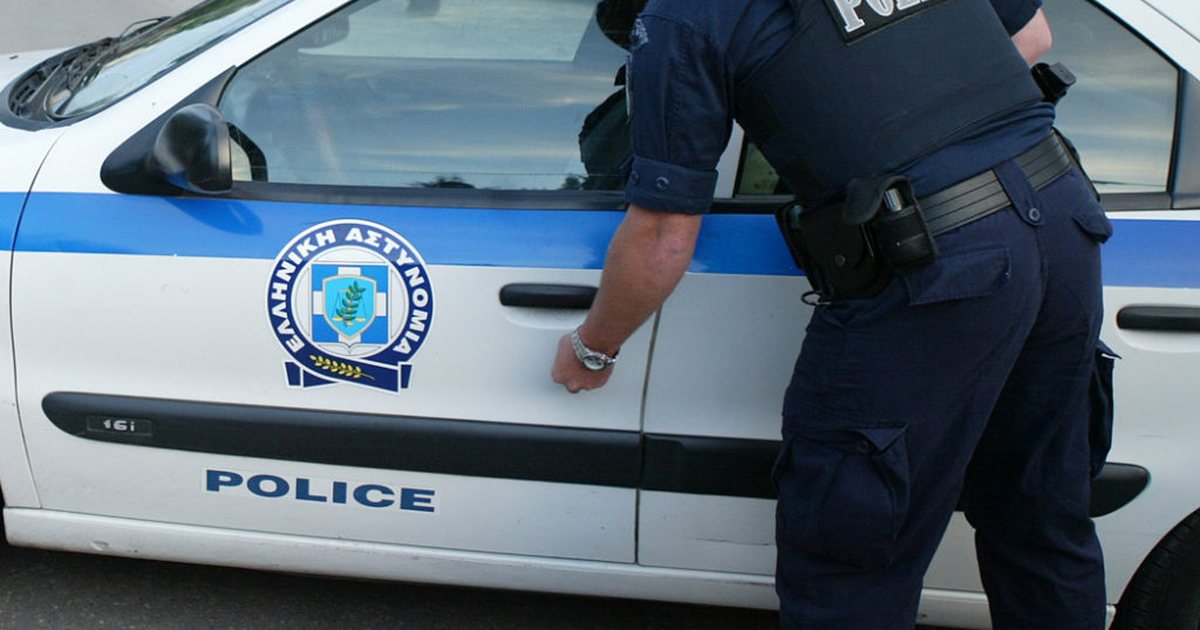 Sherr mes të rinjve shqiptarë në Greqi, i mituri plagos me thikë 21-vjeçarin