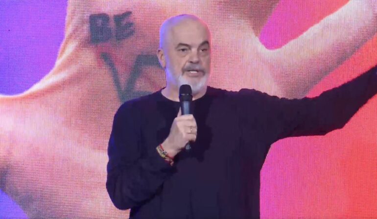 “Sistemi ishte nën urdhërat e pushtetit politik. Asnjë ministër nuk u burgos më parë”, Rama: PS, garant që shpata e ndëshkimit të jetë në duart e drejtësisë