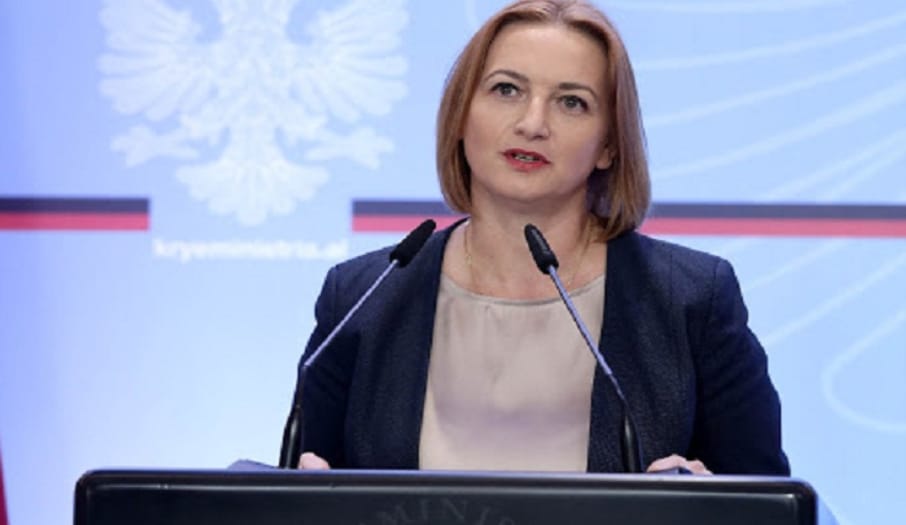 Skandali me mishin e pulës me salmonelë, Reagon ministrja Denaj: S’bëhet politikë me ushqimin