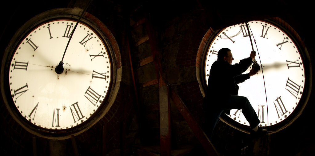 Sonte ndërrohet ora