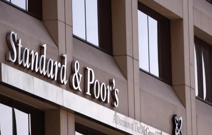 Standard & Poor’s vlerëson pozitivisht borxhin shqiptar, shkak turizmi, shpenzimet dhe…