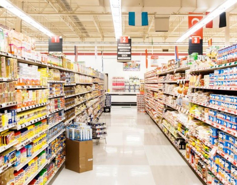 Suedezët bojkotojnë dyqanet e ushqimeve për një javë si shenjë proteste ndaj rritjes së çmimeve