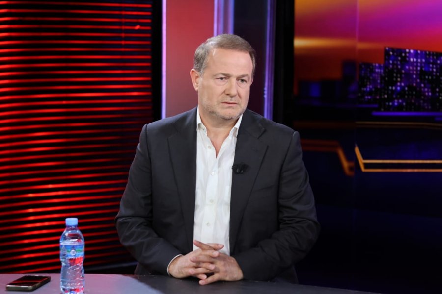 Takimet e Ramës në Lezhë / Gjin Gjoni: Duhet të kërkonte falje! Ka mbytur në kënetën e korrupsionit…