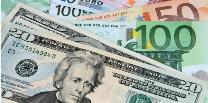 Terapistja e njohur zbulon “sekretin” se si t’i shtojmë paratë: Ja çfarë duhet të mbajmë në portofol