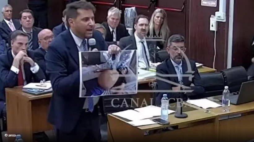 Truproja e Diego Maradonës arrestohet në sallën e gjyqit për ndarjen nga jeta të legjendës së futbollit