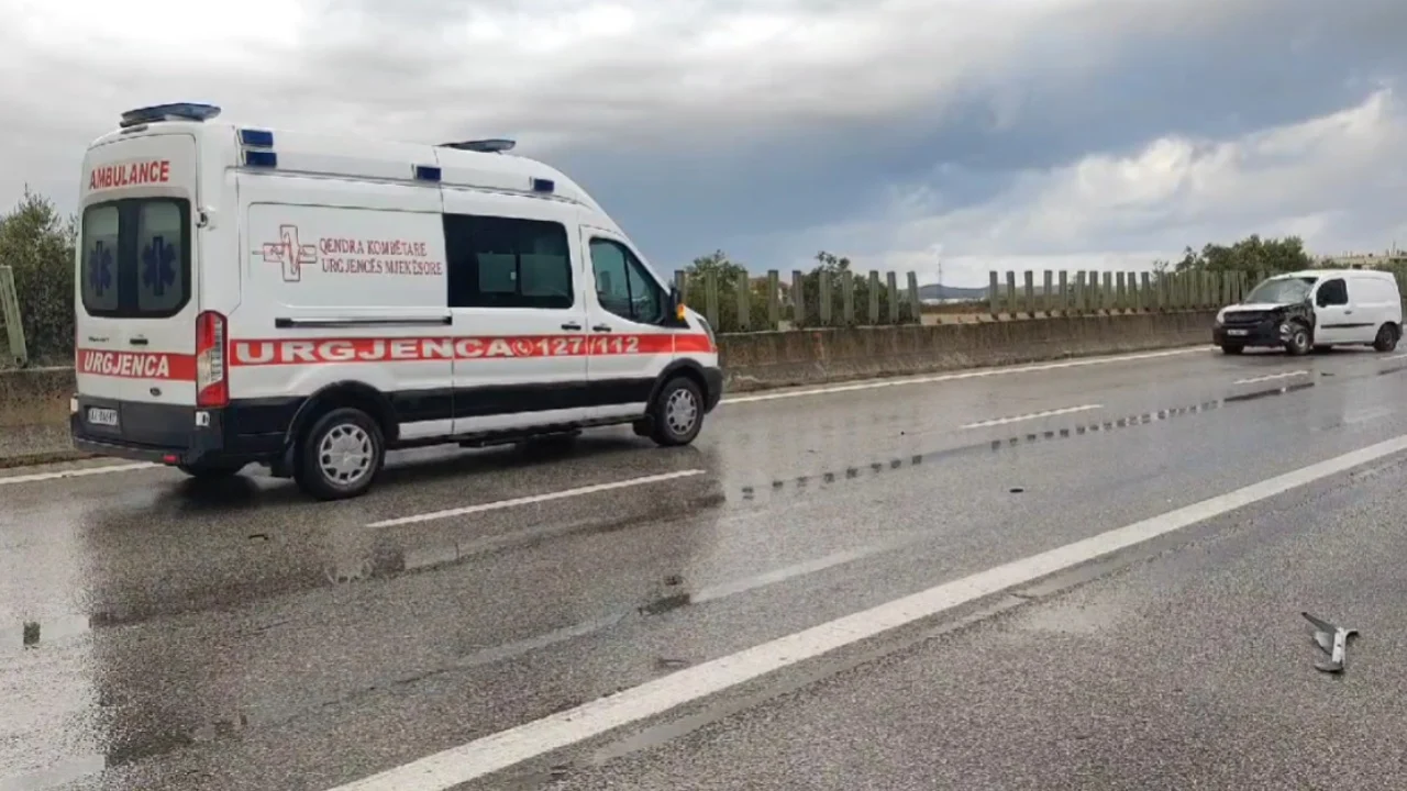 U godit nga treni i mallrave Fier-Vlorë/ Transportohet në spital 68-vjeçari