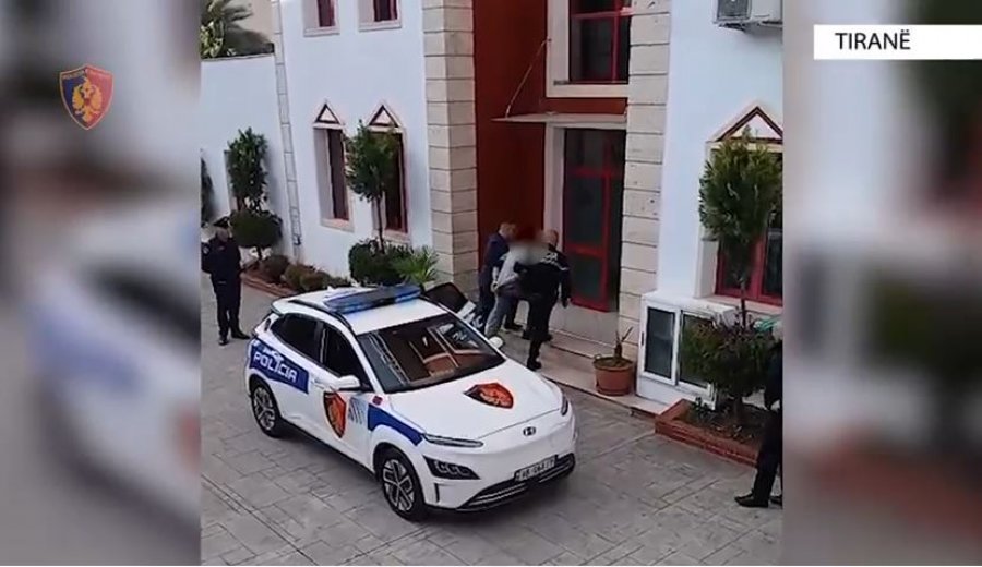 VIDEO/ Dhunoi dhe i grabiti celularin një 52-vjeçari, arrestohet i riu nga Zvicra