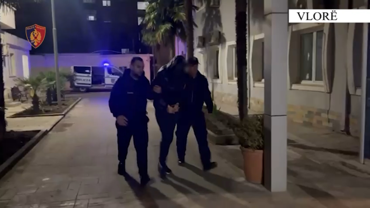Vlorë – Arrestohet një i dyshuar për vjedhje banesash dhe automjeti në Fitore, dy të tjerë në kërkim